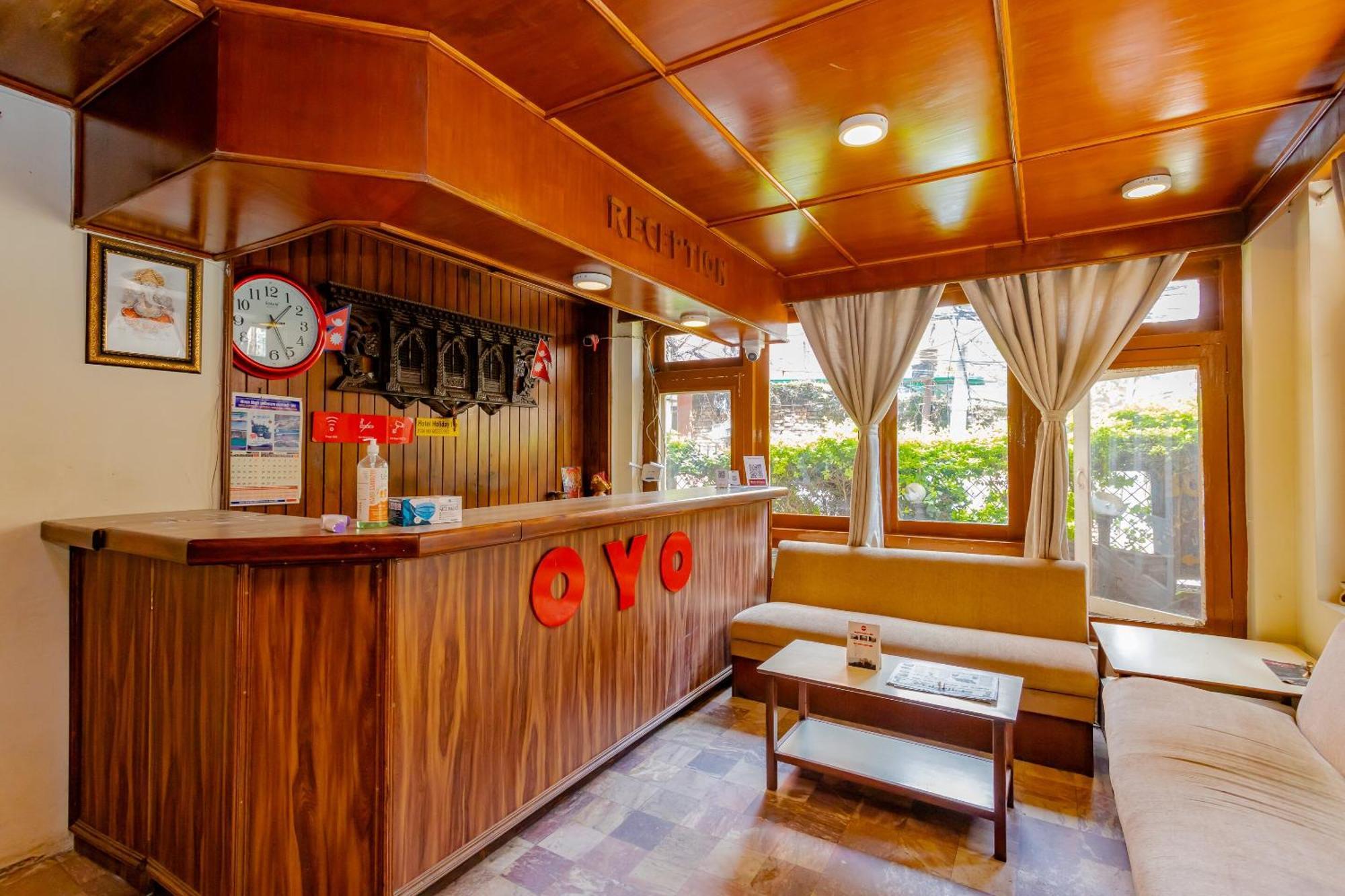 Oyo 795 Hotel Holiday Inn Катманду Екстер'єр фото